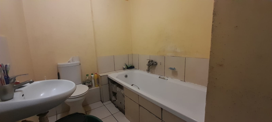 1 Bedroom Property for Sale in Maitland Western Cape